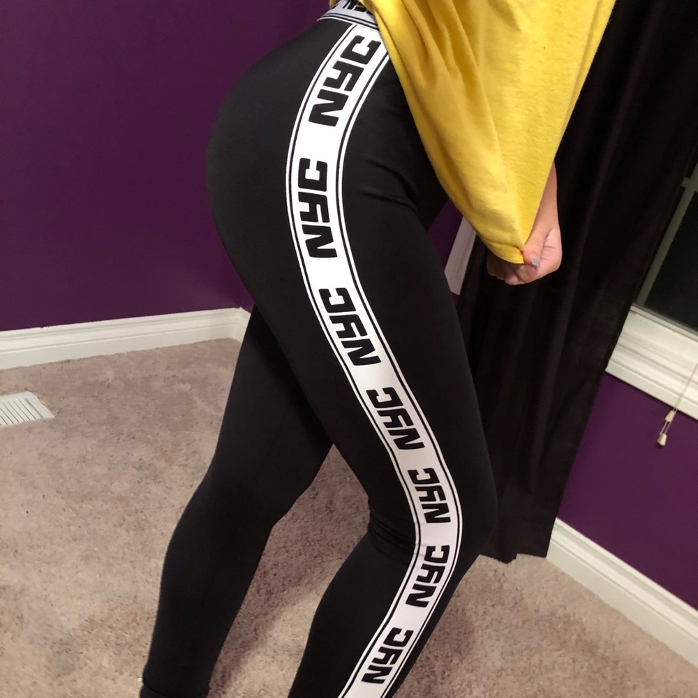 Forever 21 NYC athletic leggings 🤸🏽‍♀️